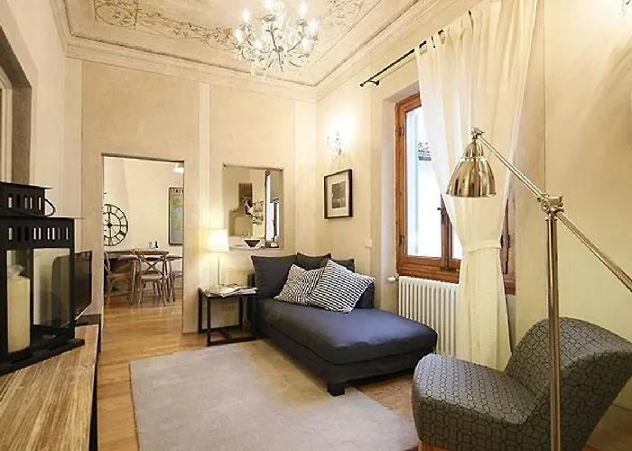 Boboli Frescoes Apartment